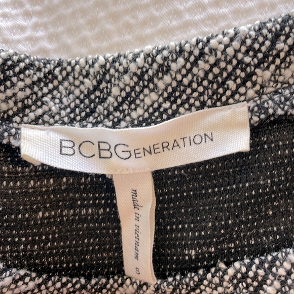 BCBGeneration Black and White Long Sleeve Top Size S - Picture 4 of 6